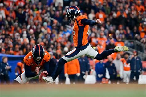Broncos 16, Chargers 6: Wil Lutz with the 20-yard field goal